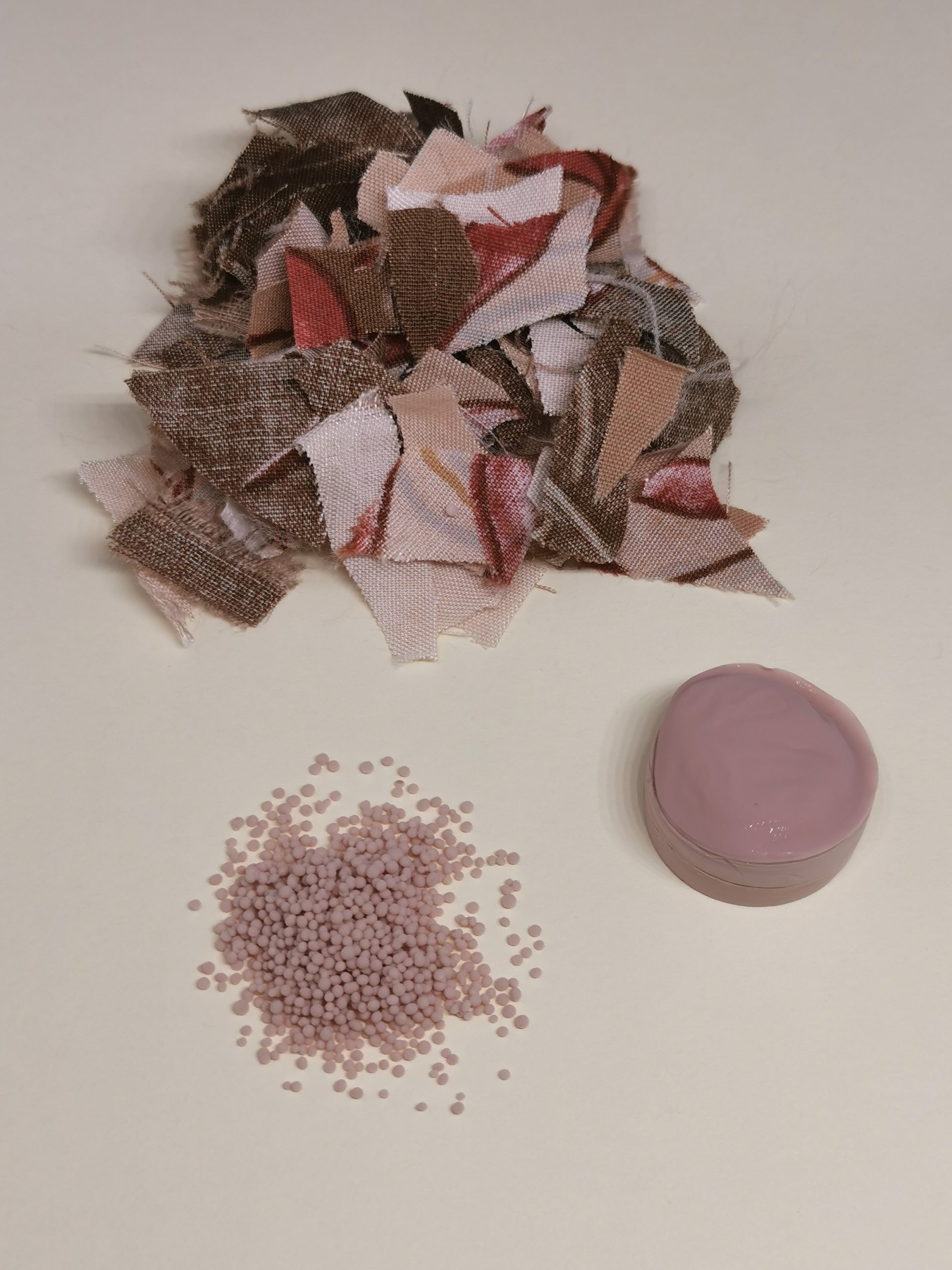 Cellulose aerogels from textile waste